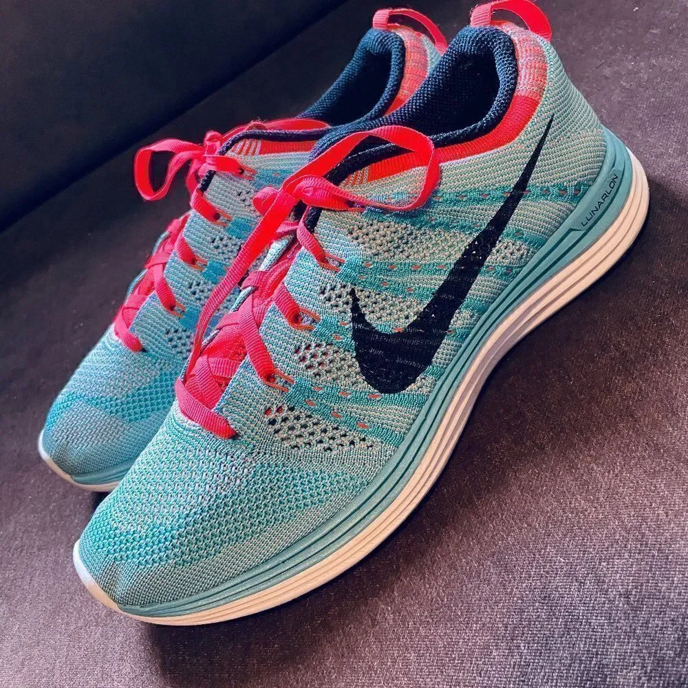 Excellent NIKE FLYKNIT Lunar 1 Blue Coral sz 8 US